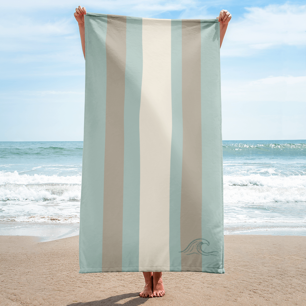 The Vintage Americana Resort Striped Wave Towel